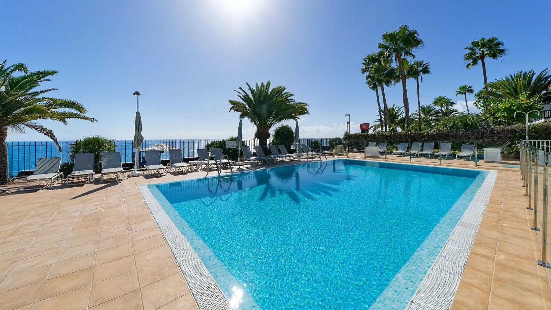 Salt-Apartaments Reina Sol Playa del Ingles  Spain